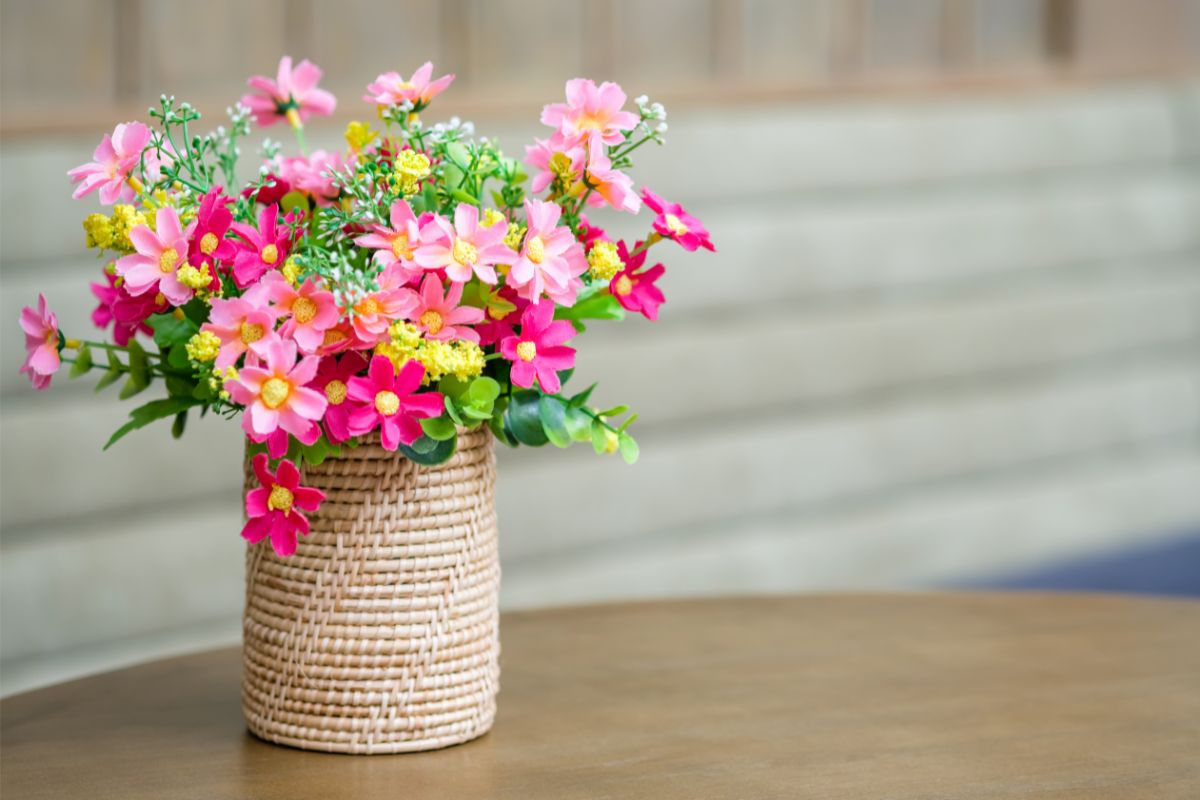 15 Best Floral Crafts To Try Today