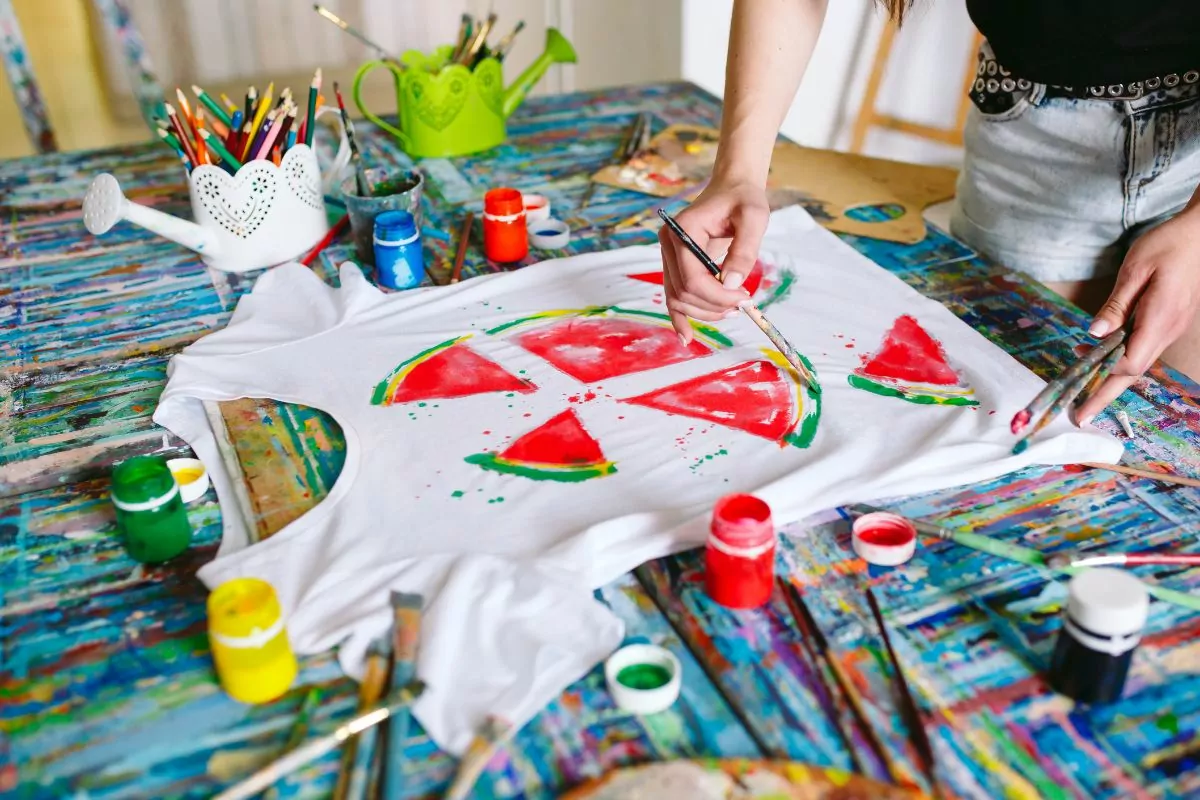 3 Fun Ways To Paint T-Shirts At Home!